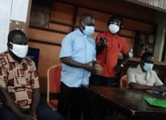 COVID-19: Remise de kits sanitaires aux établissements secondaires de Sakassou
