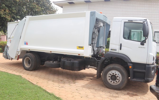 Un-nouveau-camion-tasseur-acquis-par-la-mairie-dAbengourou